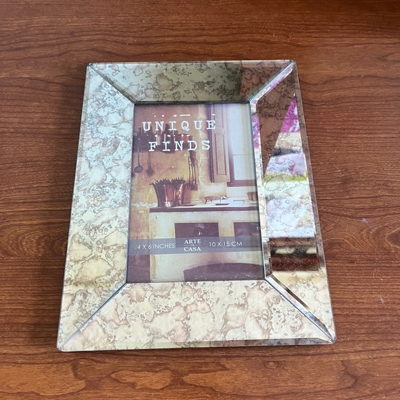 Unique Finds Picture Frame - Picture 1 of 9